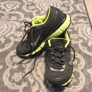 Nike unisex dual fusionst